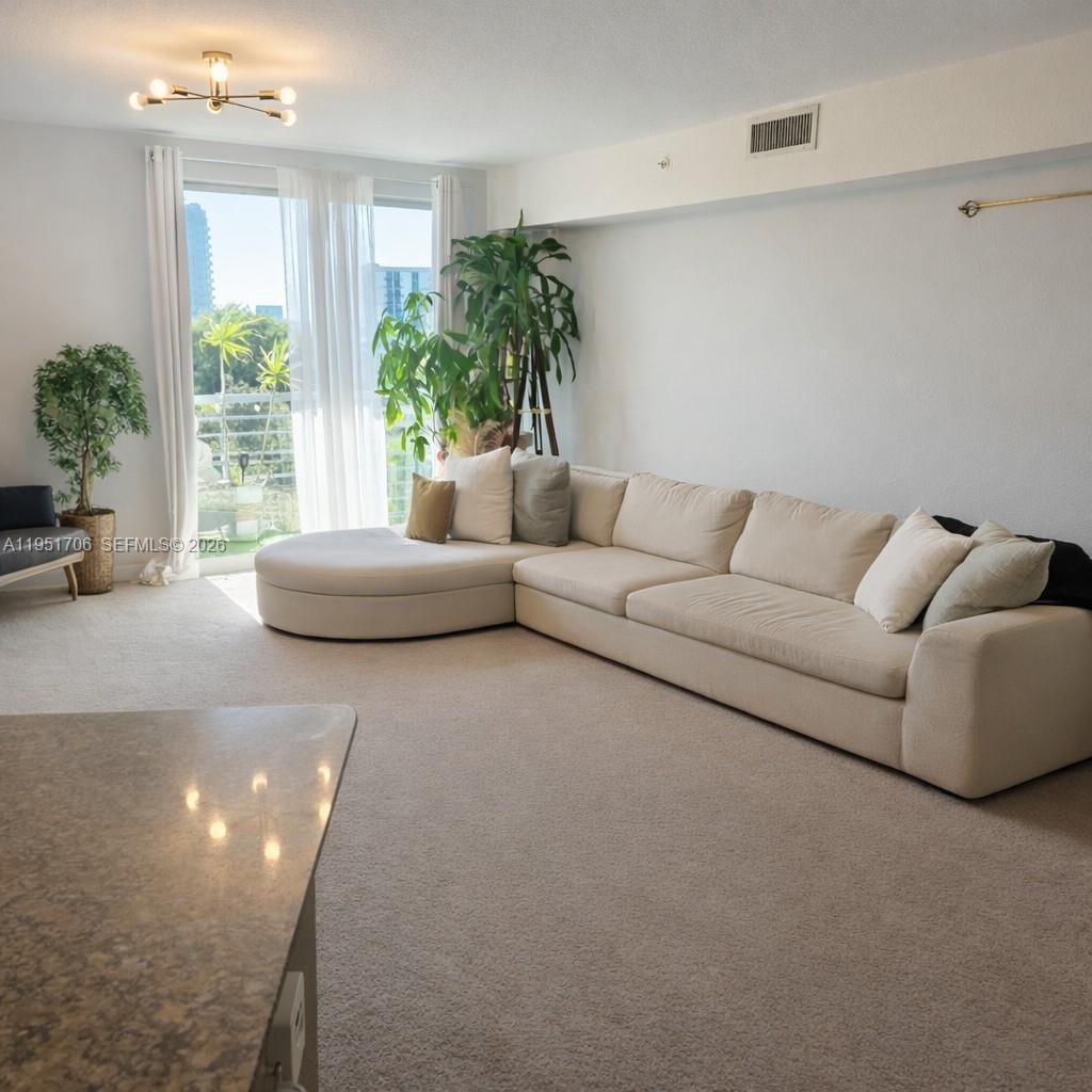 RADIUS CONDO - Residential