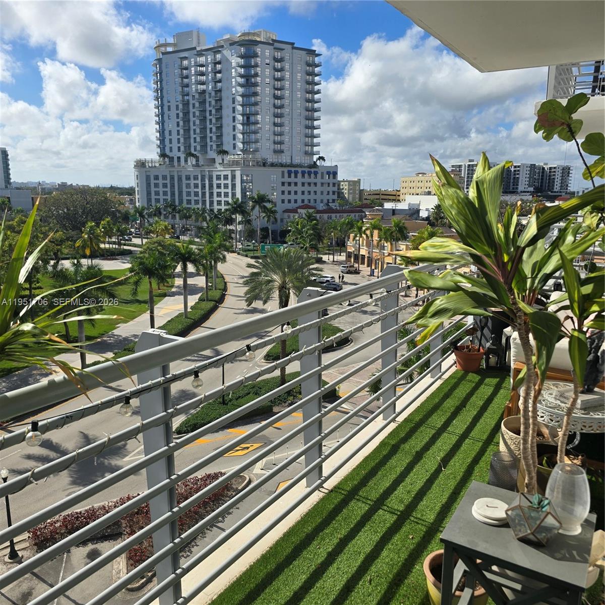 RADIUS CONDO - Residential