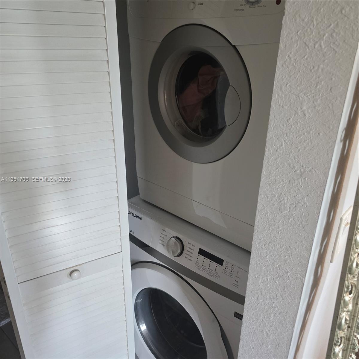 RADIUS CONDO - Residential