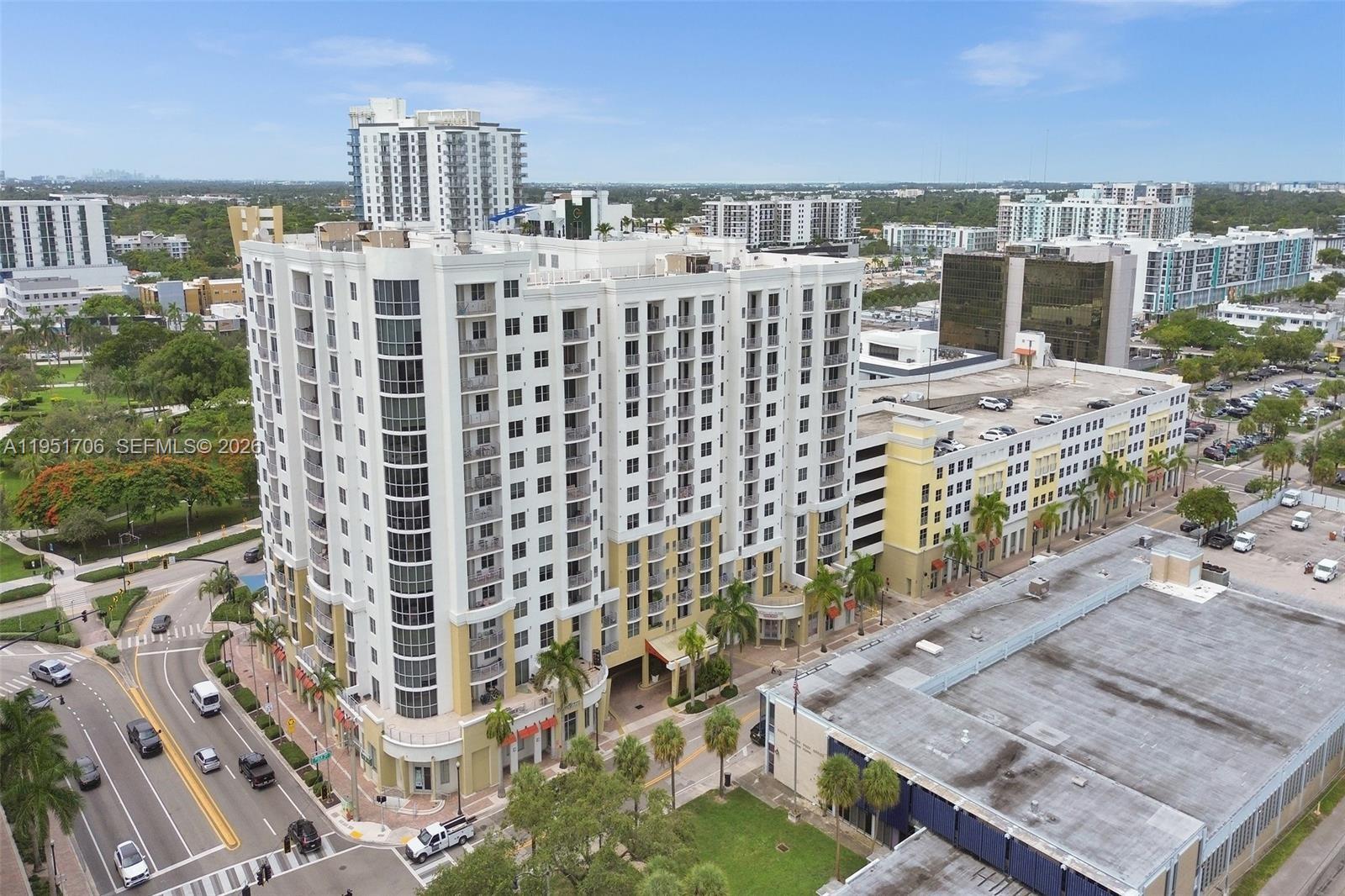 RADIUS CONDO - Residential