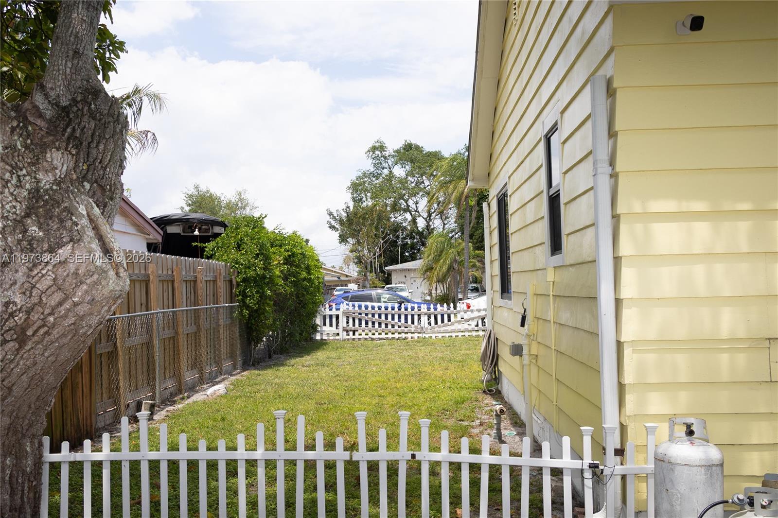 HOLLYWOOD PARK - Residential