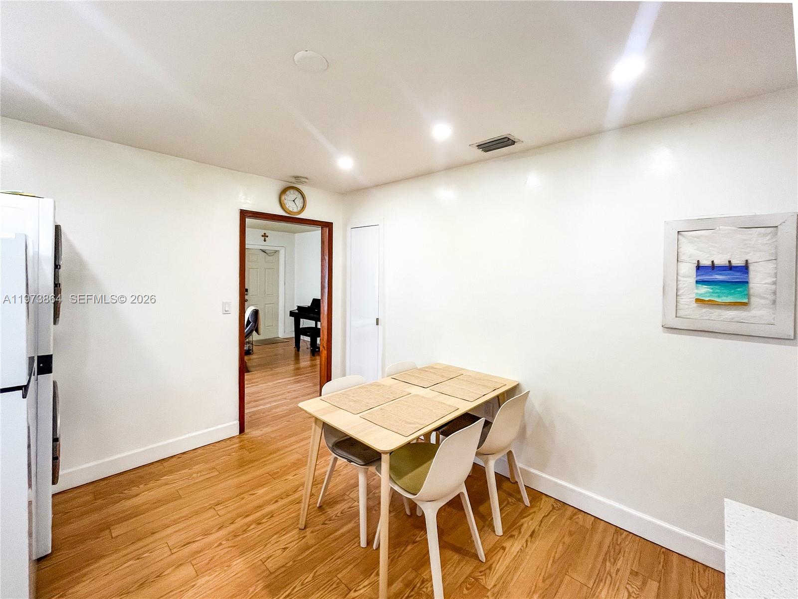 HOLLYWOOD PARK - Residential