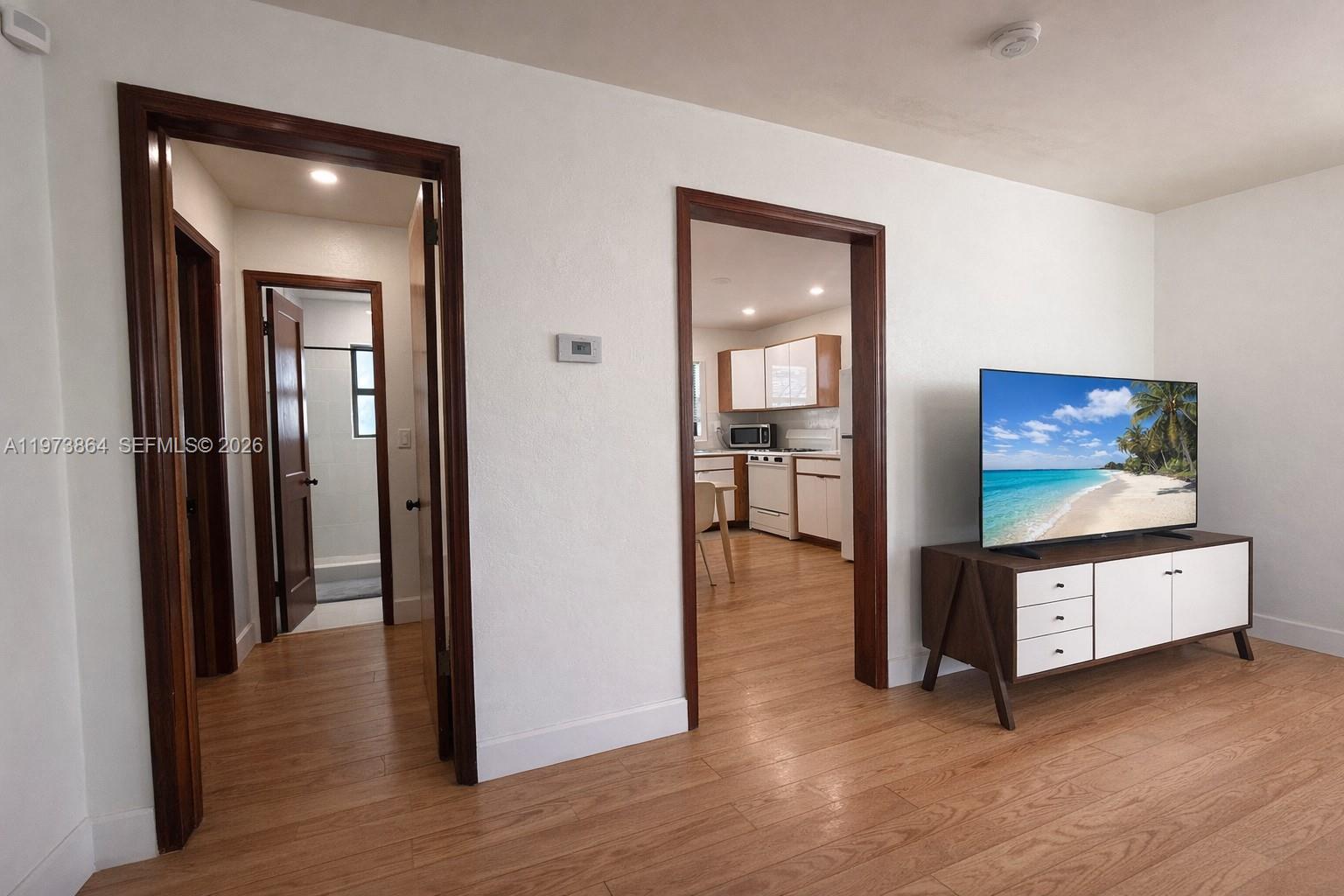 HOLLYWOOD PARK - Residential