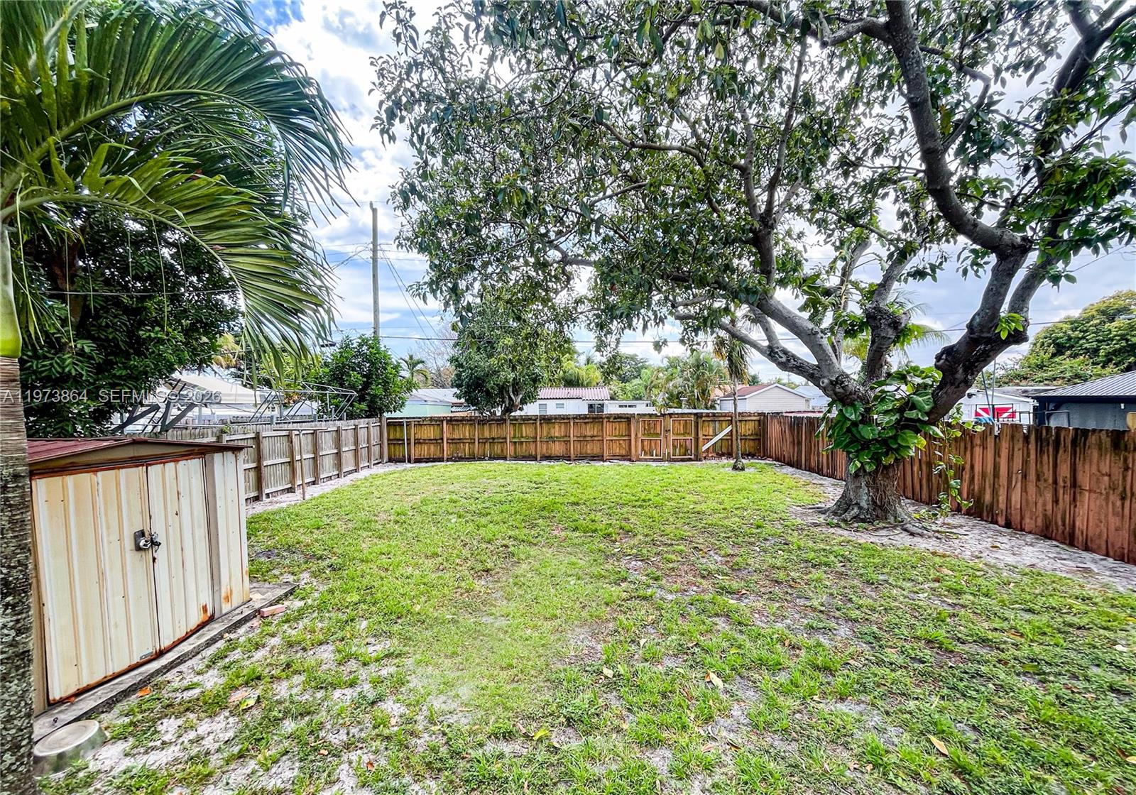 HOLLYWOOD PARK - Residential