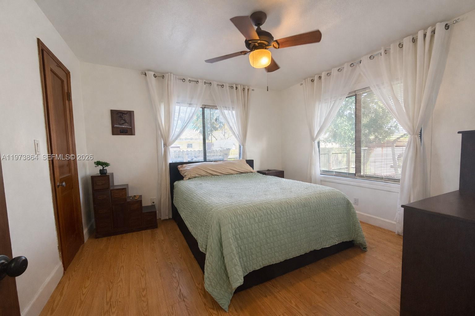 HOLLYWOOD PARK - Residential