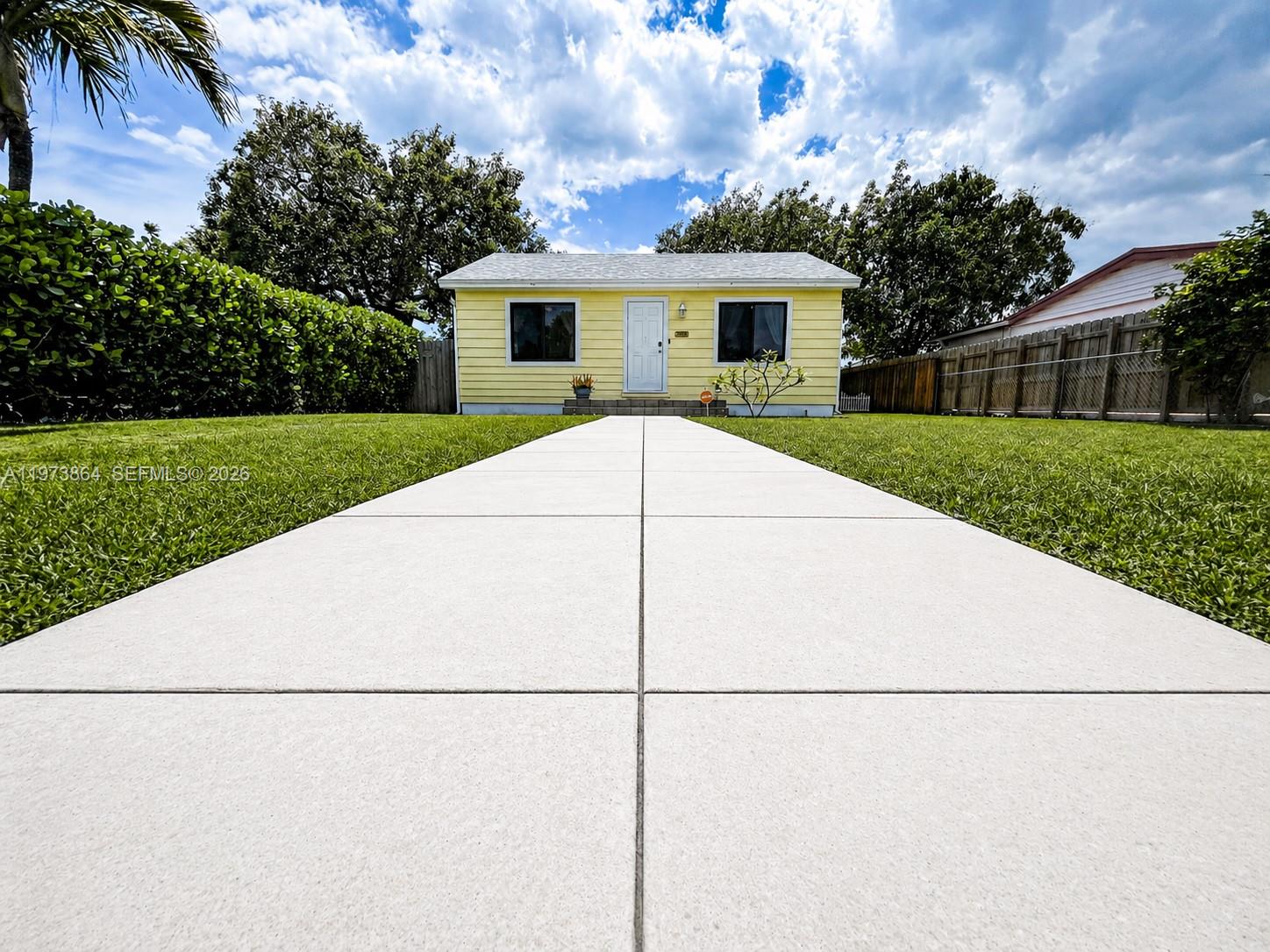 HOLLYWOOD PARK - Residential