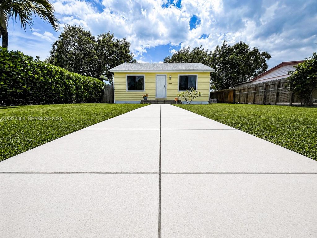 Photo of 2330 Scott St, Hollywood, FL 33020 (MLS # A11973864)