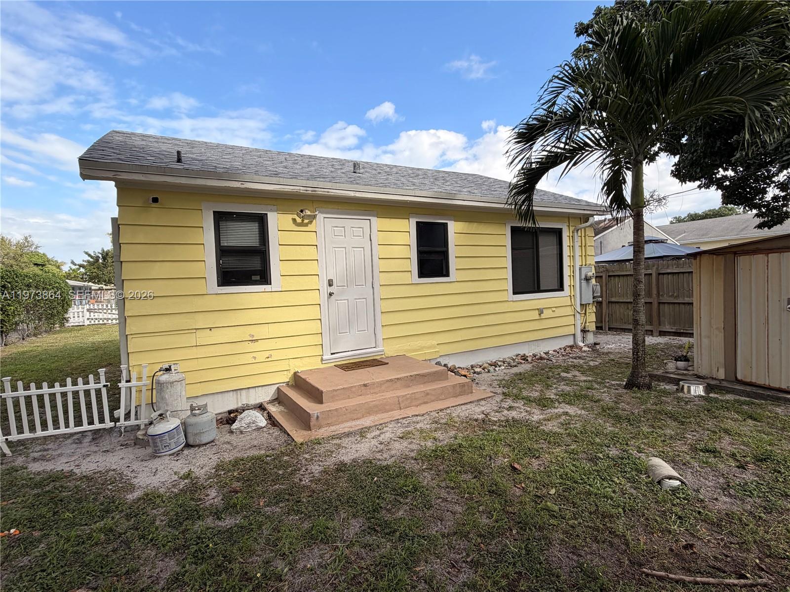 HOLLYWOOD PARK - Residential