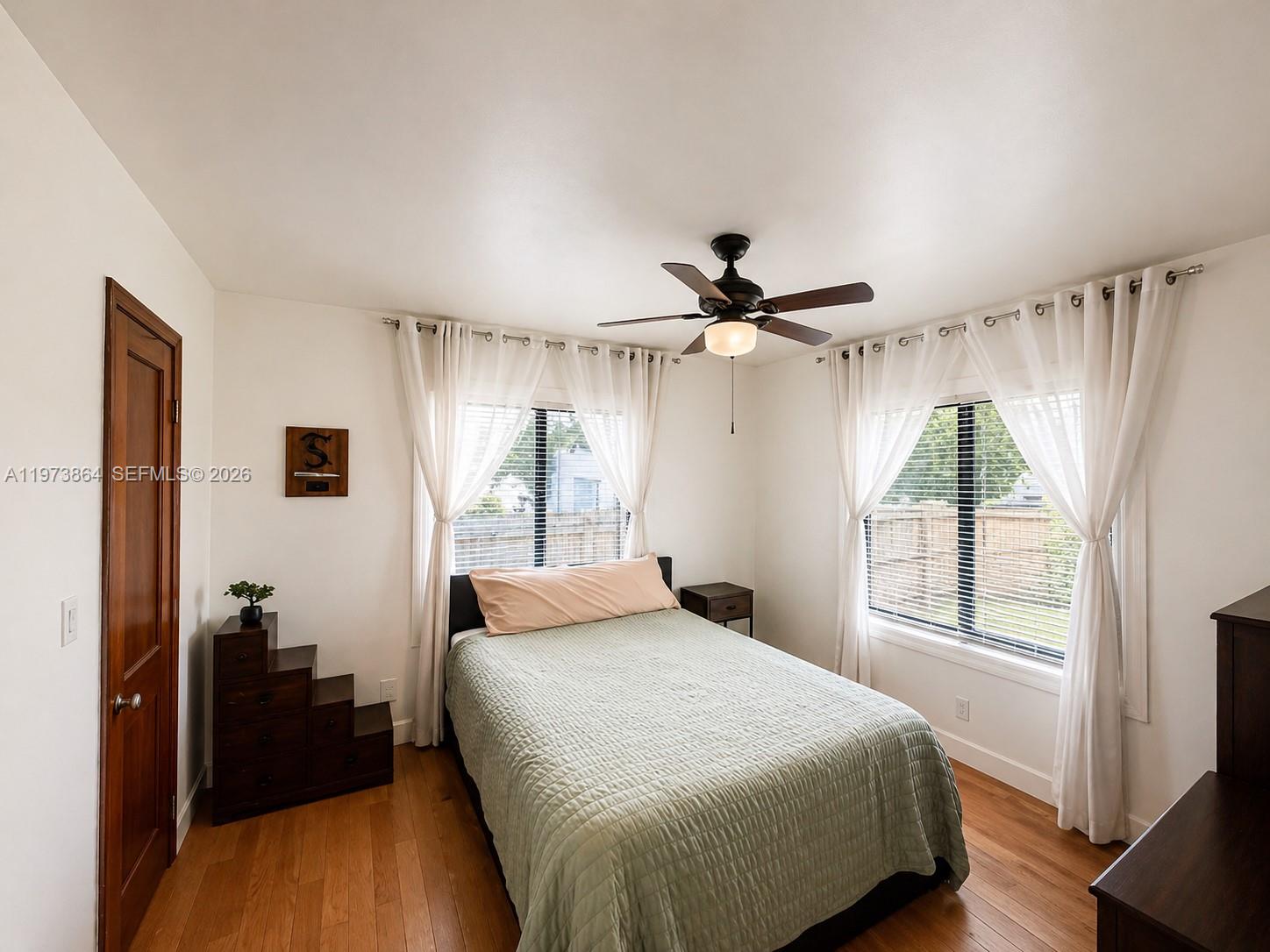 HOLLYWOOD PARK - Residential