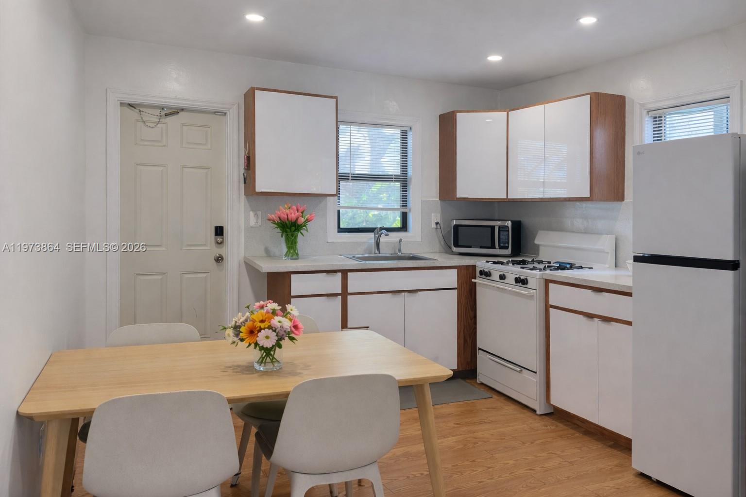 HOLLYWOOD PARK - Residential