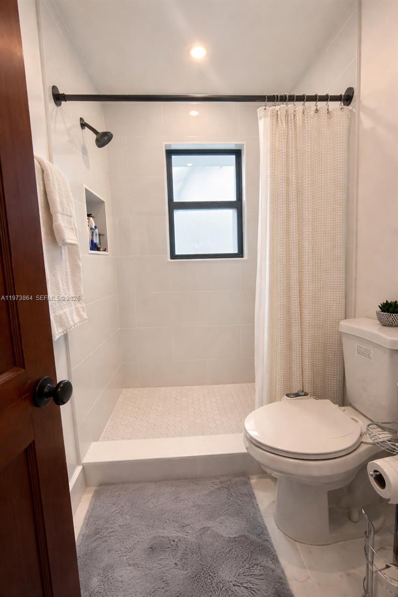 HOLLYWOOD PARK - Residential