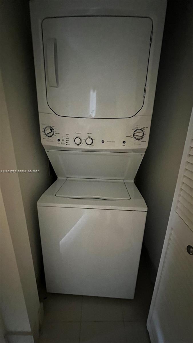 3401 MIDTOWN CONDO - Residential