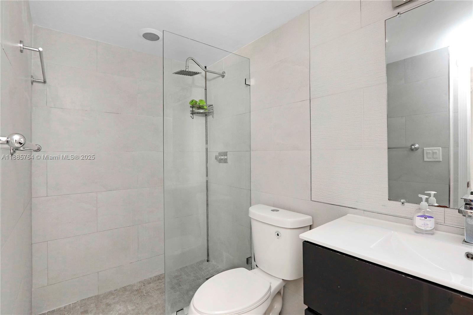 MONTEREY GARDENS OF PINEC - Residential