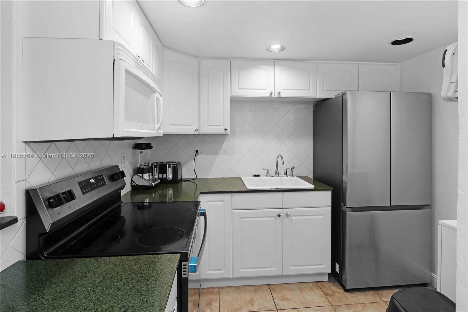 MONTEREY GARDENS OF PINEC - Residential