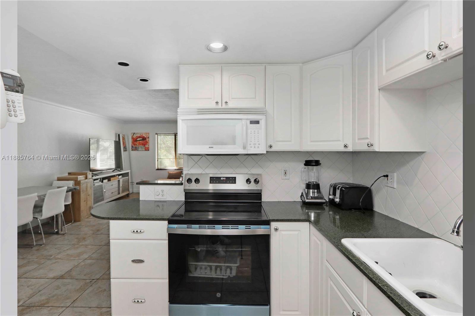 MONTEREY GARDENS OF PINEC - Residential