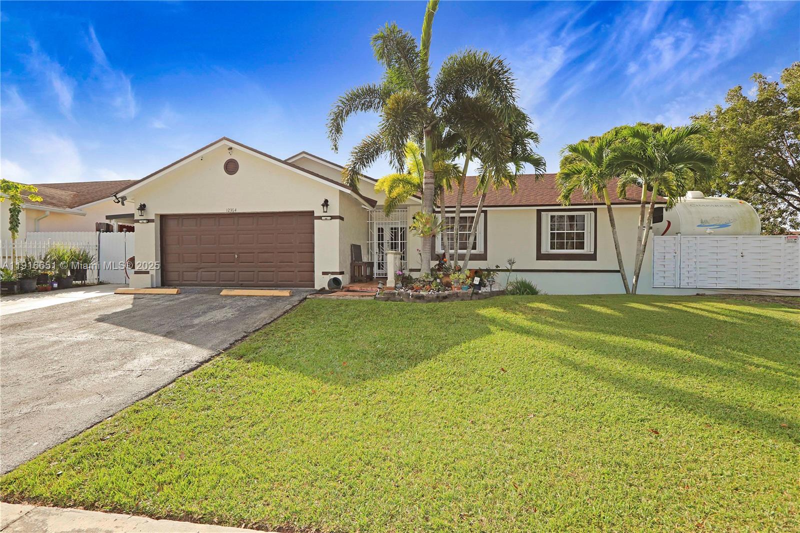 MEADOW WOOD MANOR SEC 3 - Residential