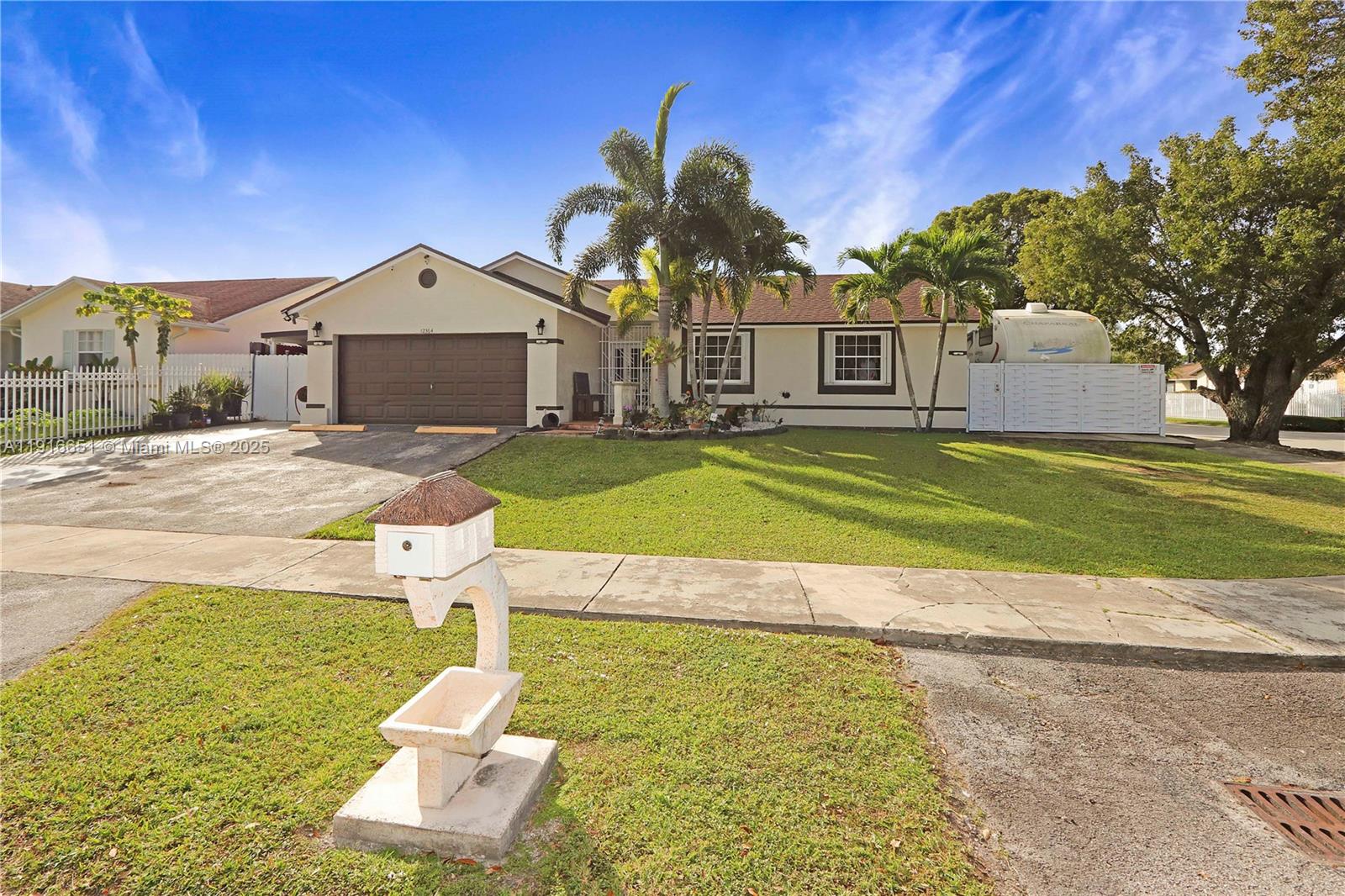 MEADOW WOOD MANOR SEC 3 - Residential