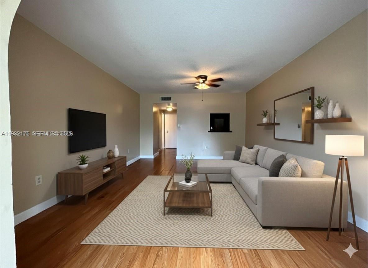 HERITAGE CIRCLE CONDO - Residential