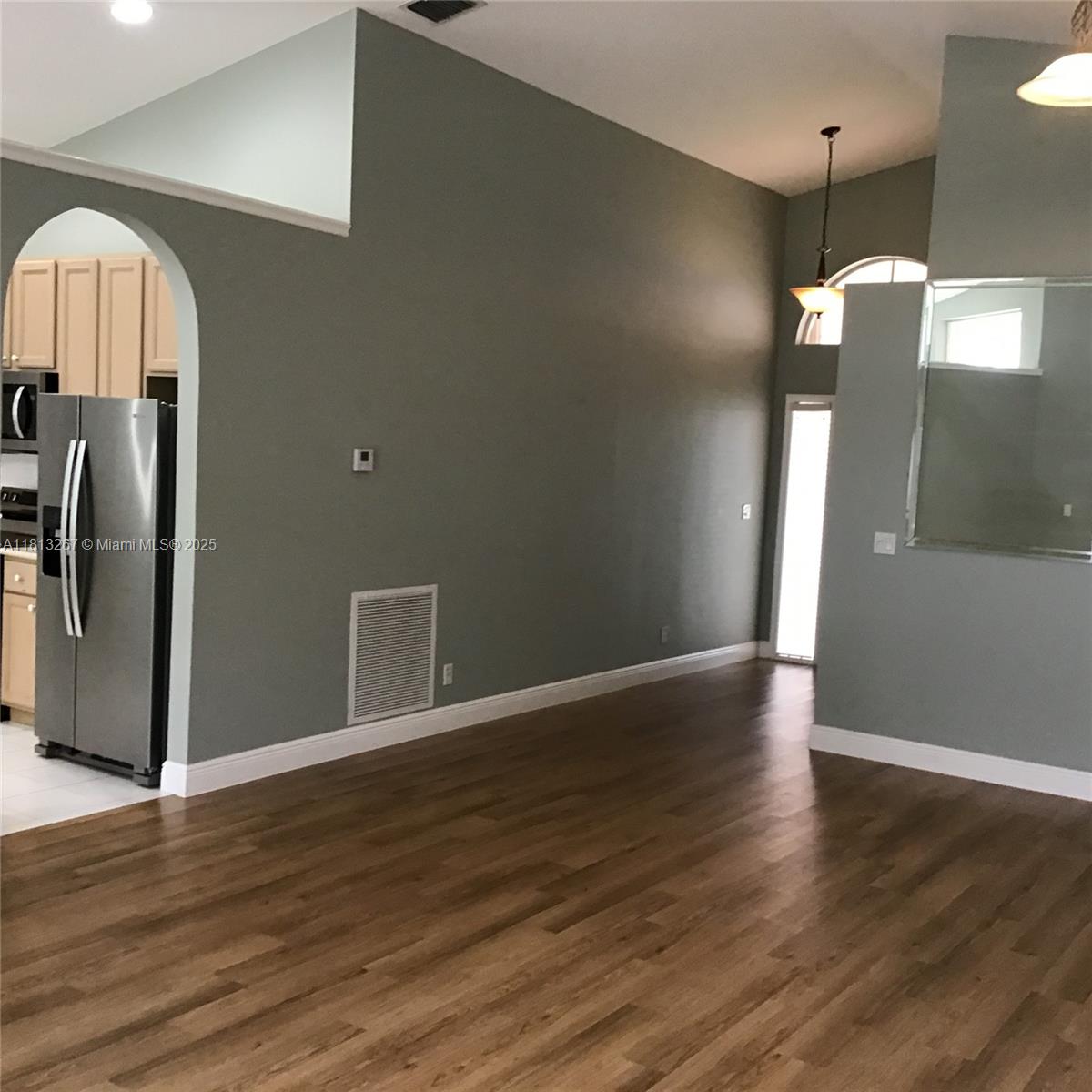 MAPLE ISLAND - Residential Lease