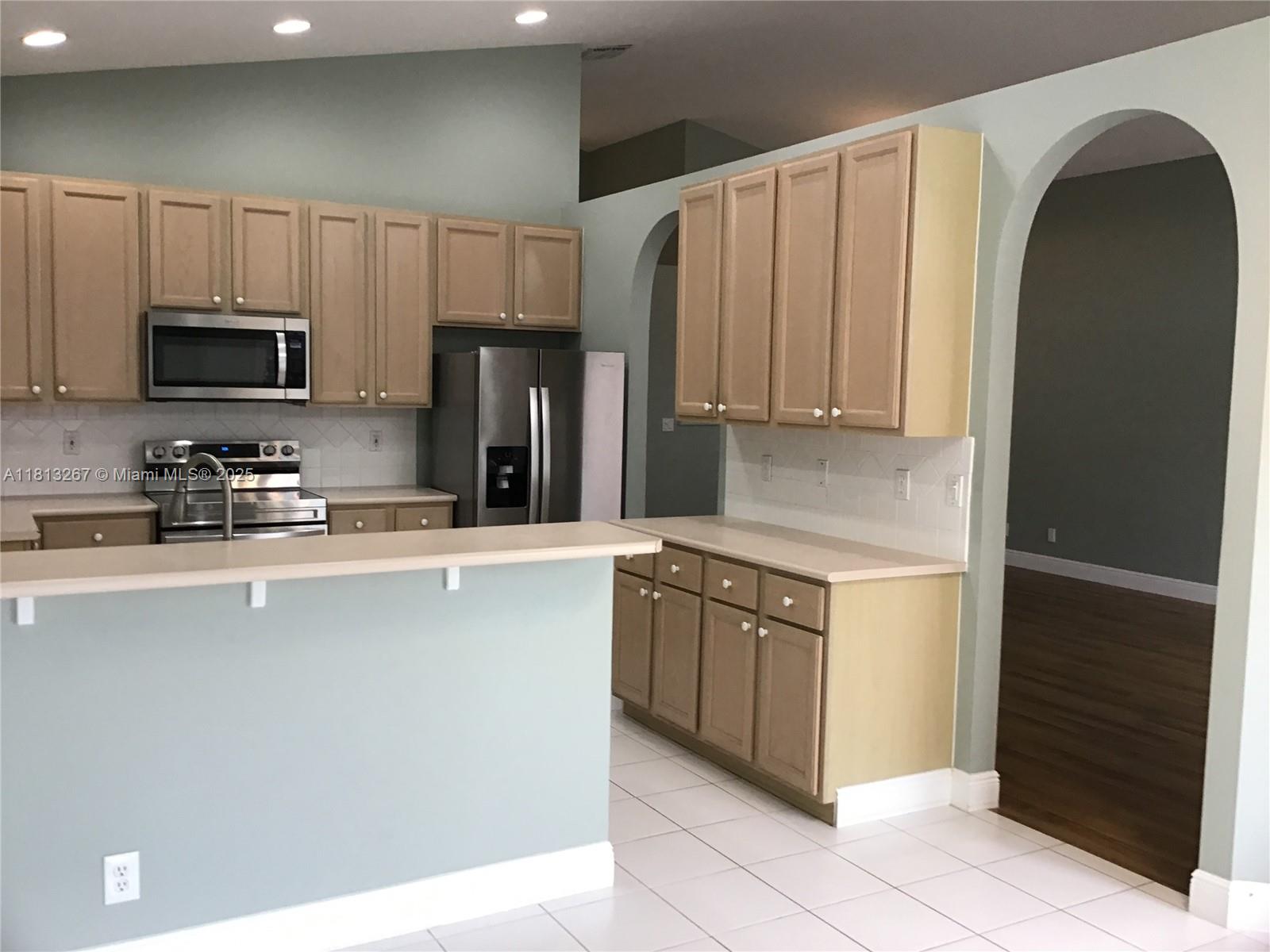 MAPLE ISLAND - Residential Lease