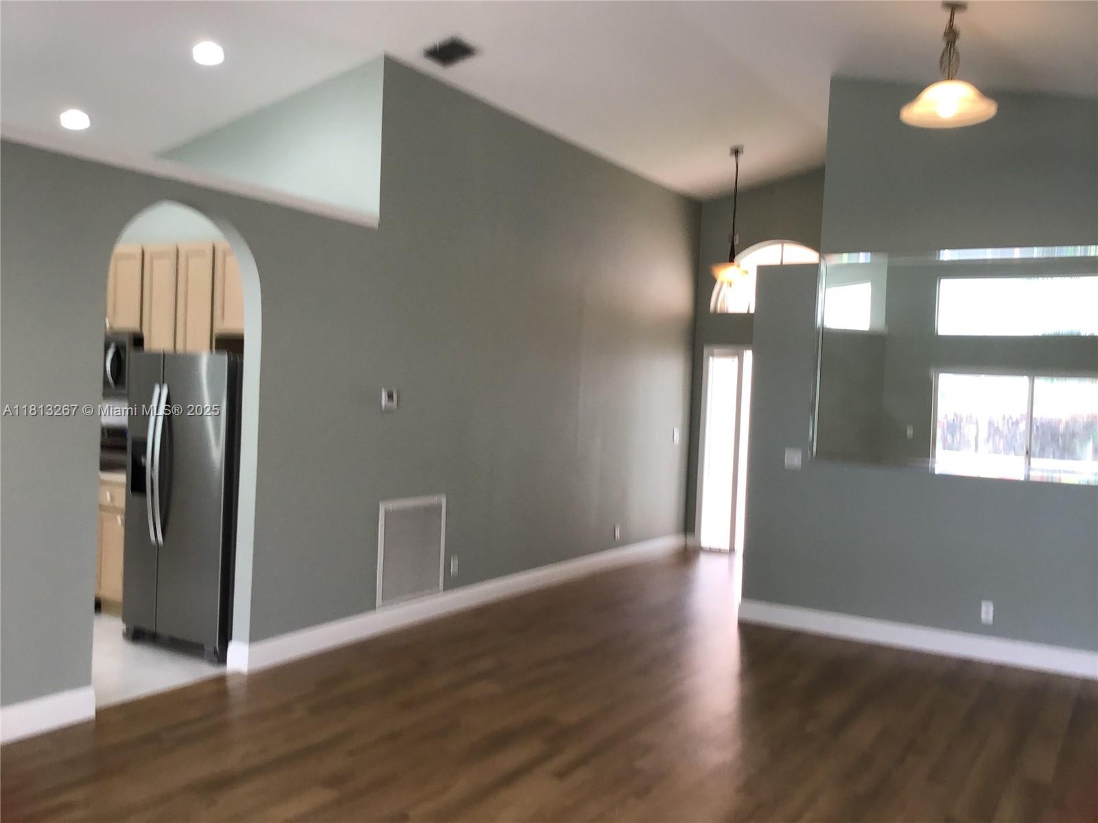 MAPLE ISLAND - Residential Lease