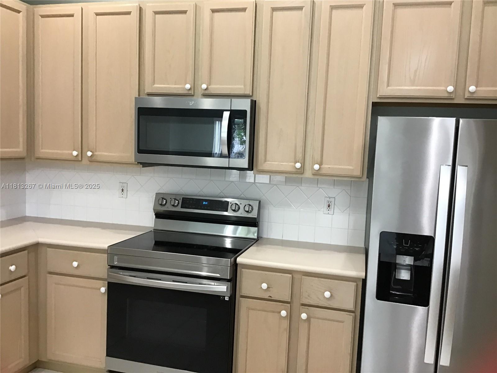 MAPLE ISLAND - Residential Lease