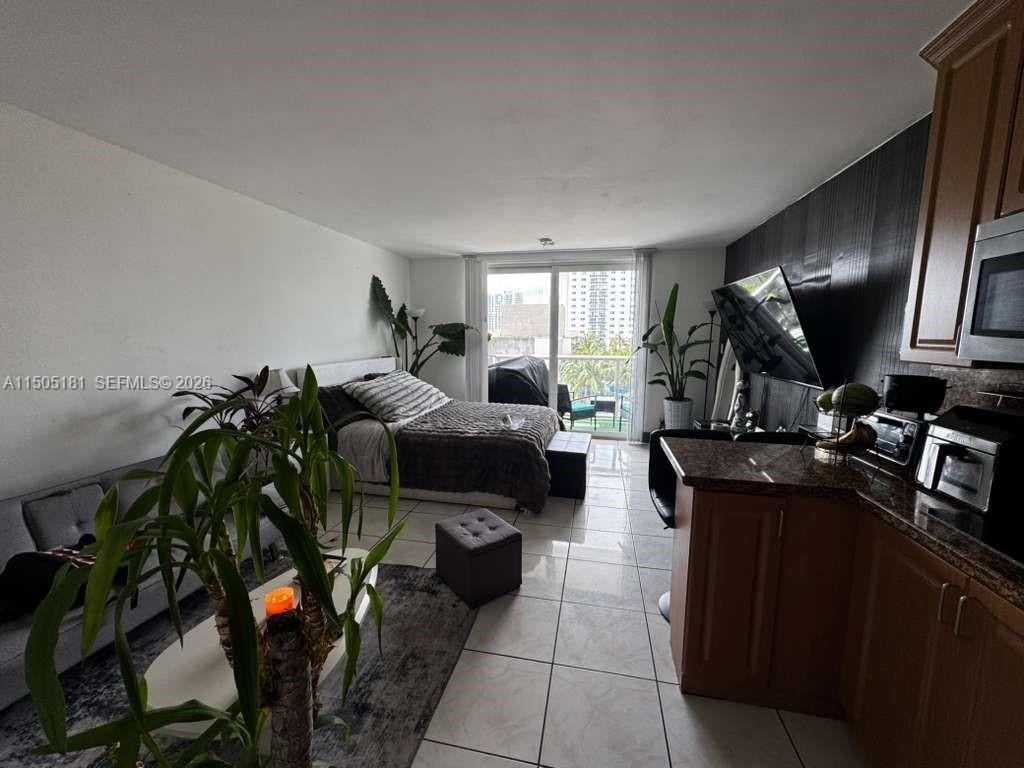 AVENTURA BEACH CLUB - Residential