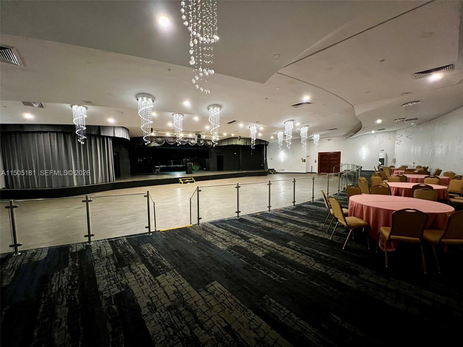 AVENTURA BEACH CLUB - Residential