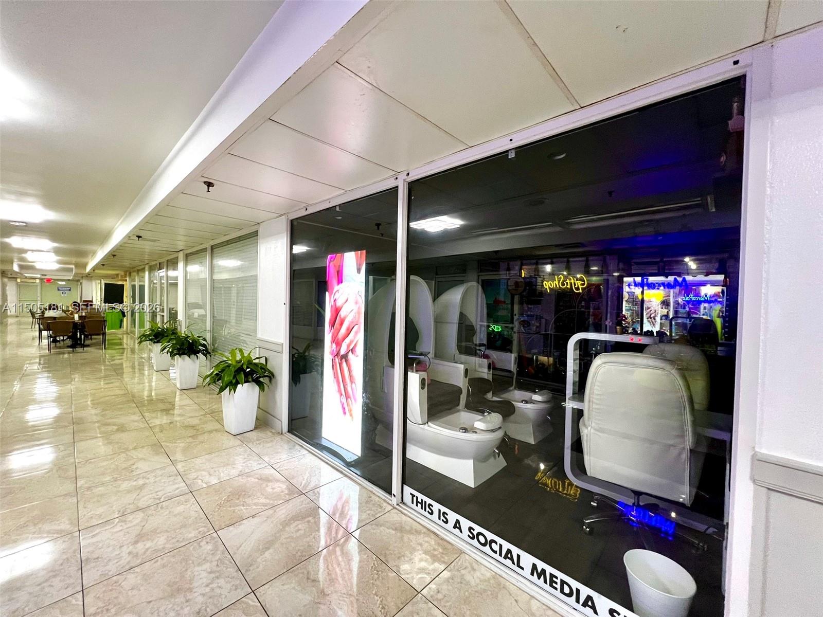 AVENTURA BEACH CLUB - Residential