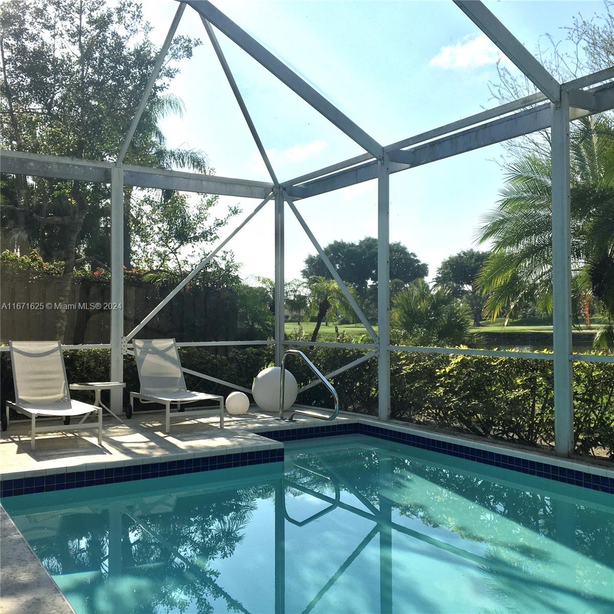 IBIS GOLF AND COUNTRY CLU - Residential