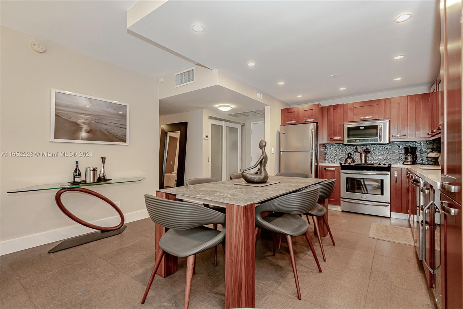 RONEY PALACE CONDO - Residential Lease