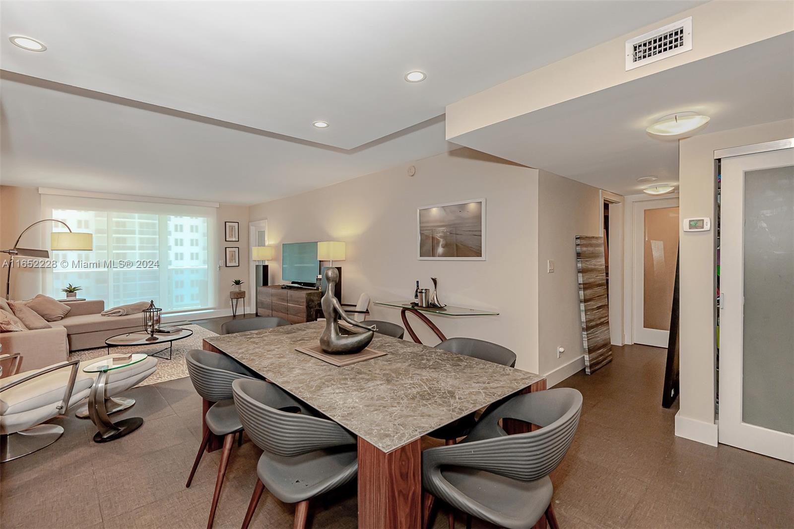 RONEY PALACE CONDO - Residential Lease