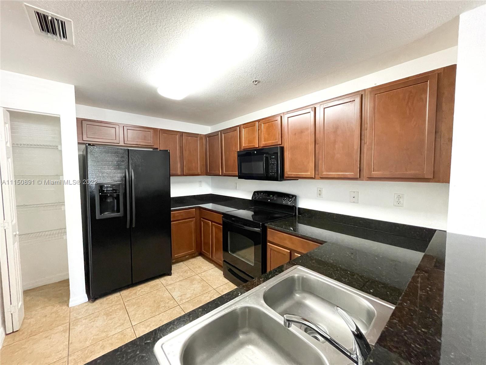 CORONADO AT DORAL III CON - Residential Lease