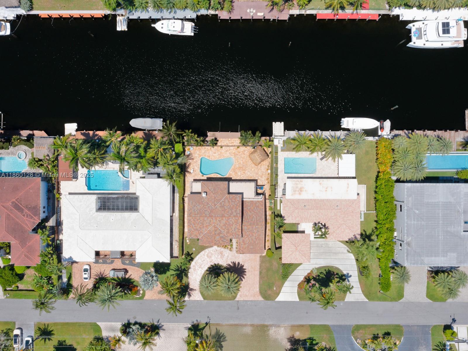 624 Palm Dr
