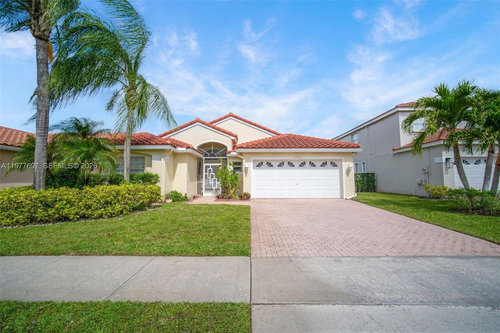 Photo of 10624 Plainview Cir, Boca Raton, FL 33498 (MLS # A11977697)