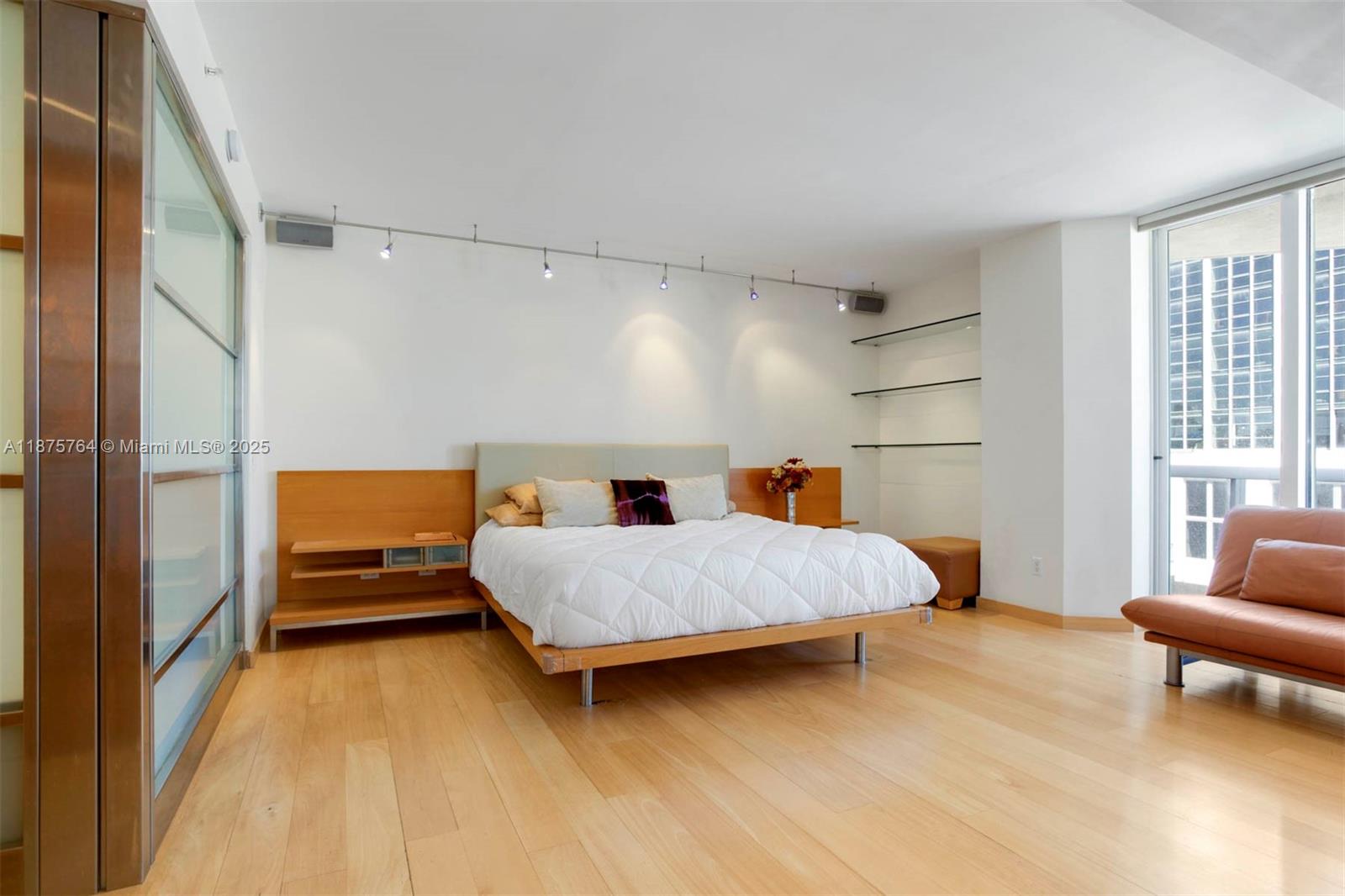 BLUE DIAMOND CONDO - Residential Lease