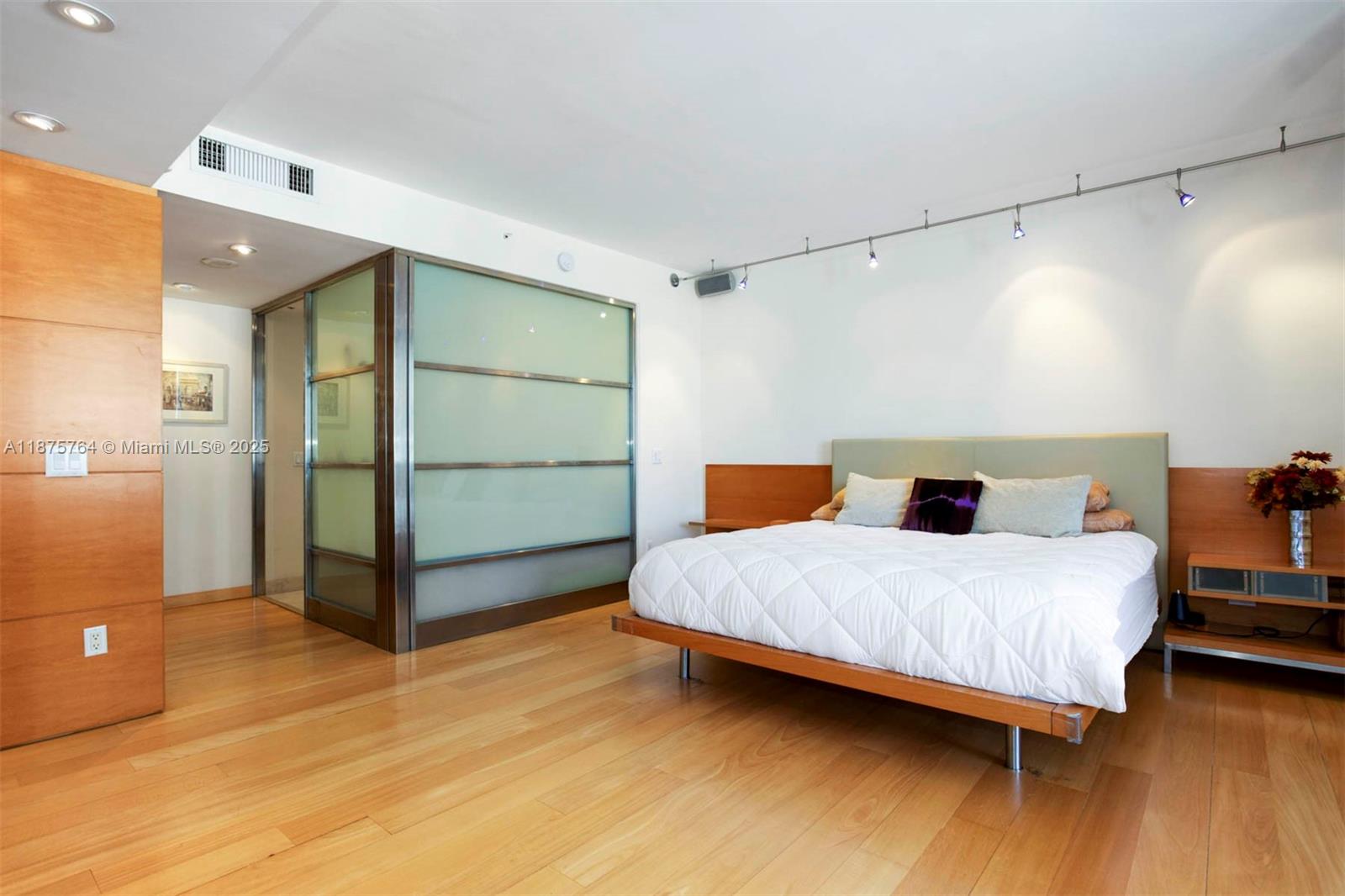 BLUE DIAMOND CONDO - Residential Lease