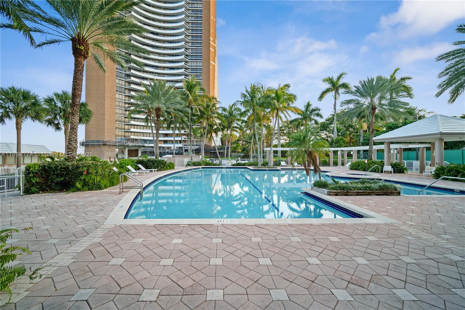 PALM BAY CONDOMINIUM - Residential