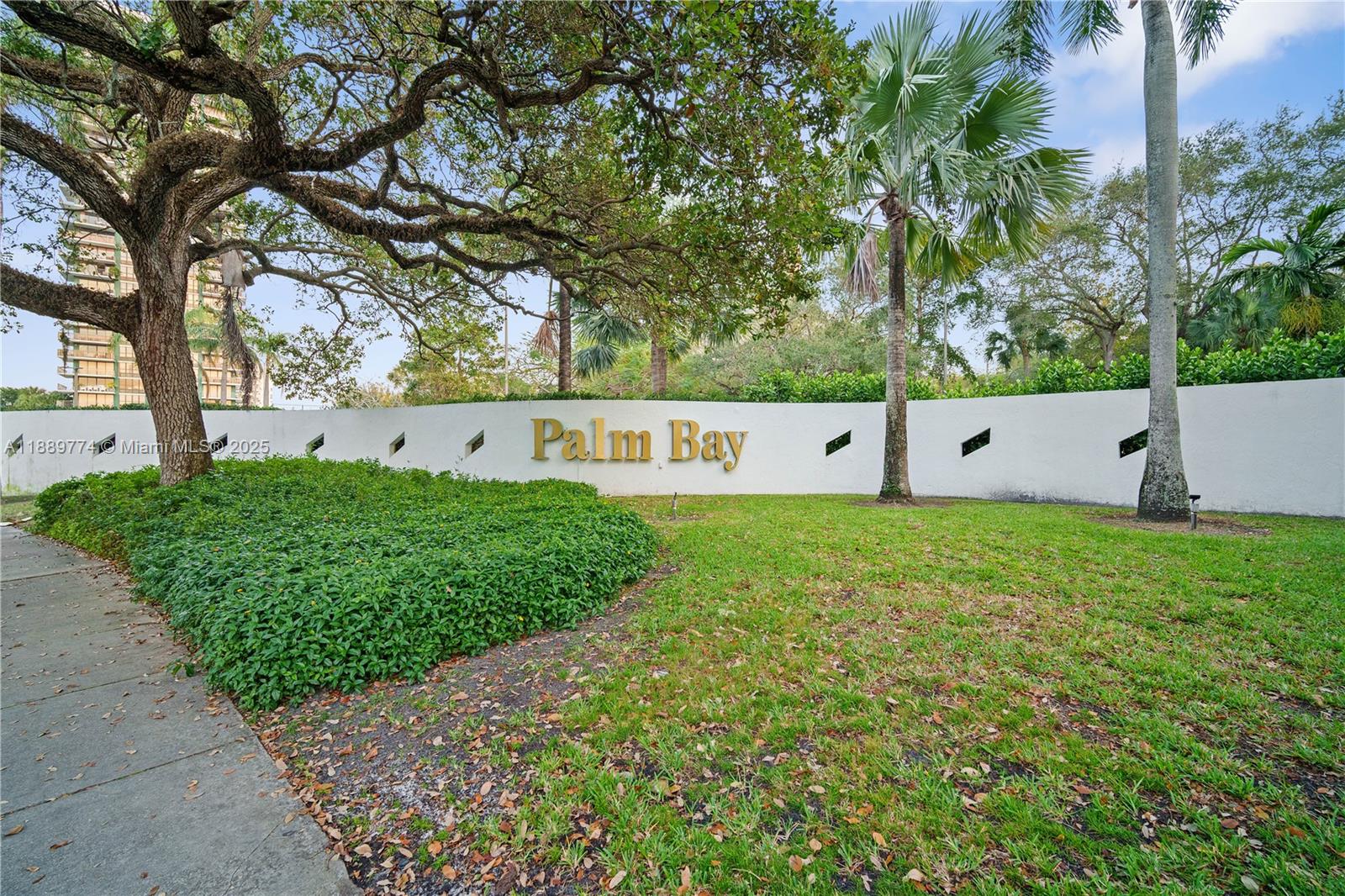 PALM BAY CONDOMINIUM - Residential