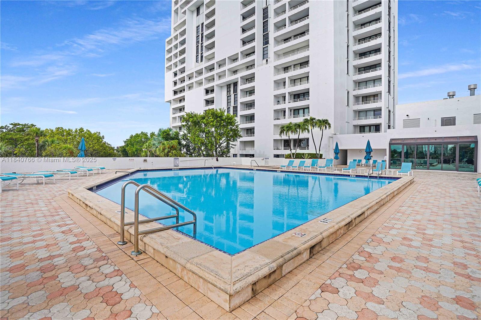 DELVISTA TOWERS CONDO - Residential