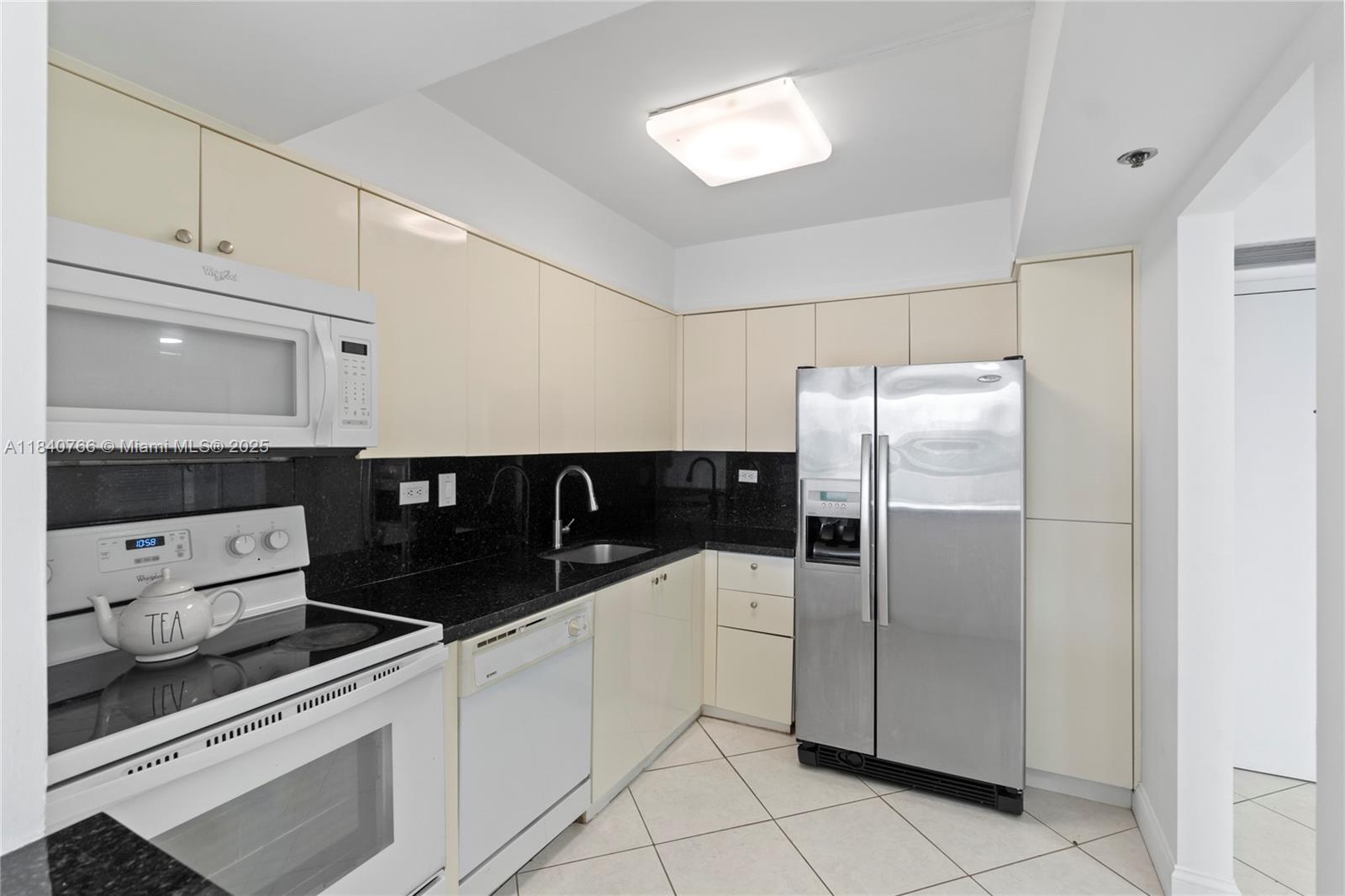 DELVISTA TOWERS CONDO - Residential