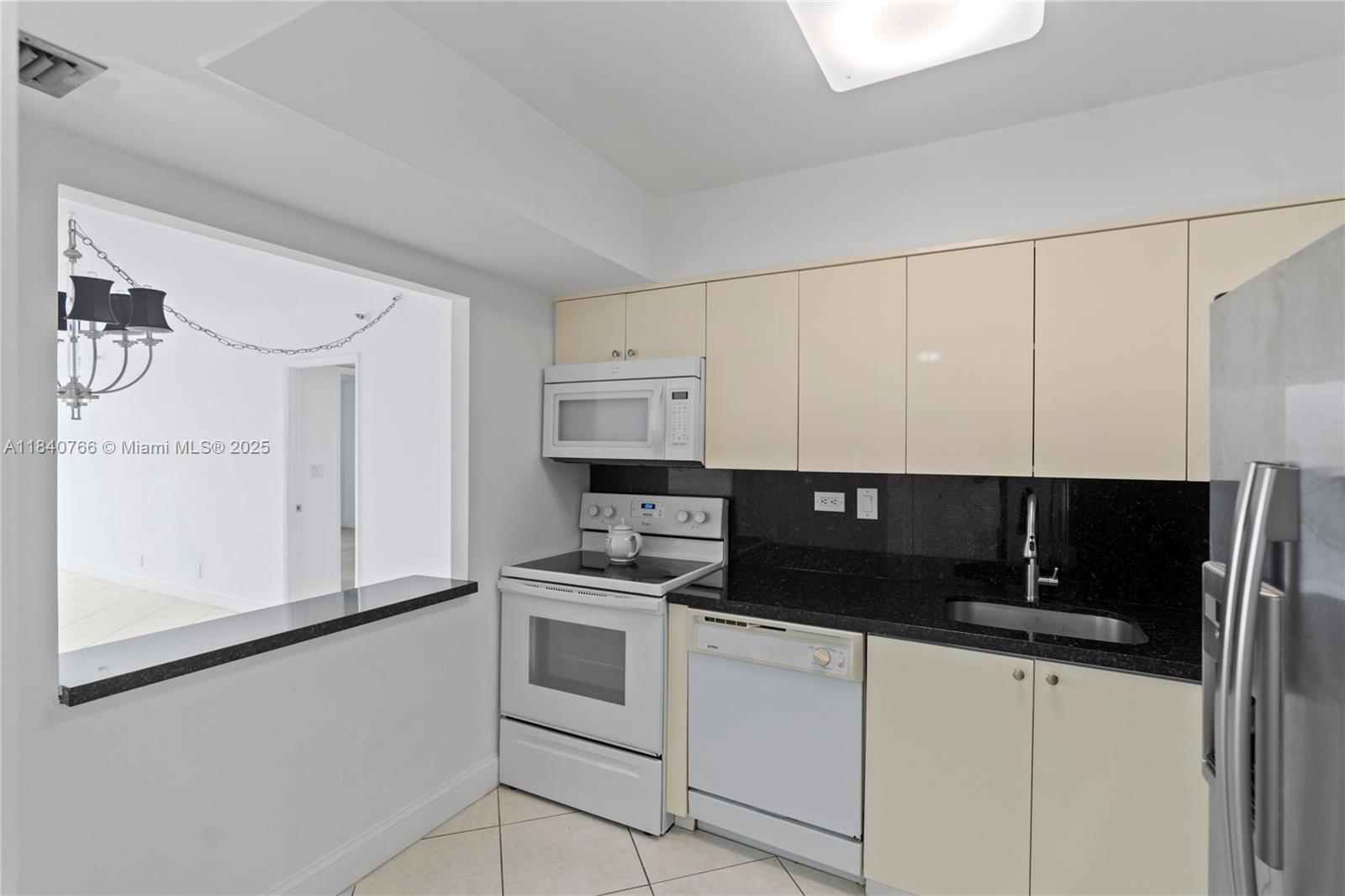 DELVISTA TOWERS CONDO - Residential