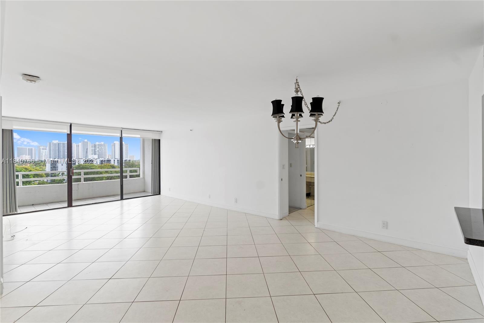20225 NE 34th Ct 819, Aventura, FL, 33180/$365,000 1 20225 NE 34th Ct 819