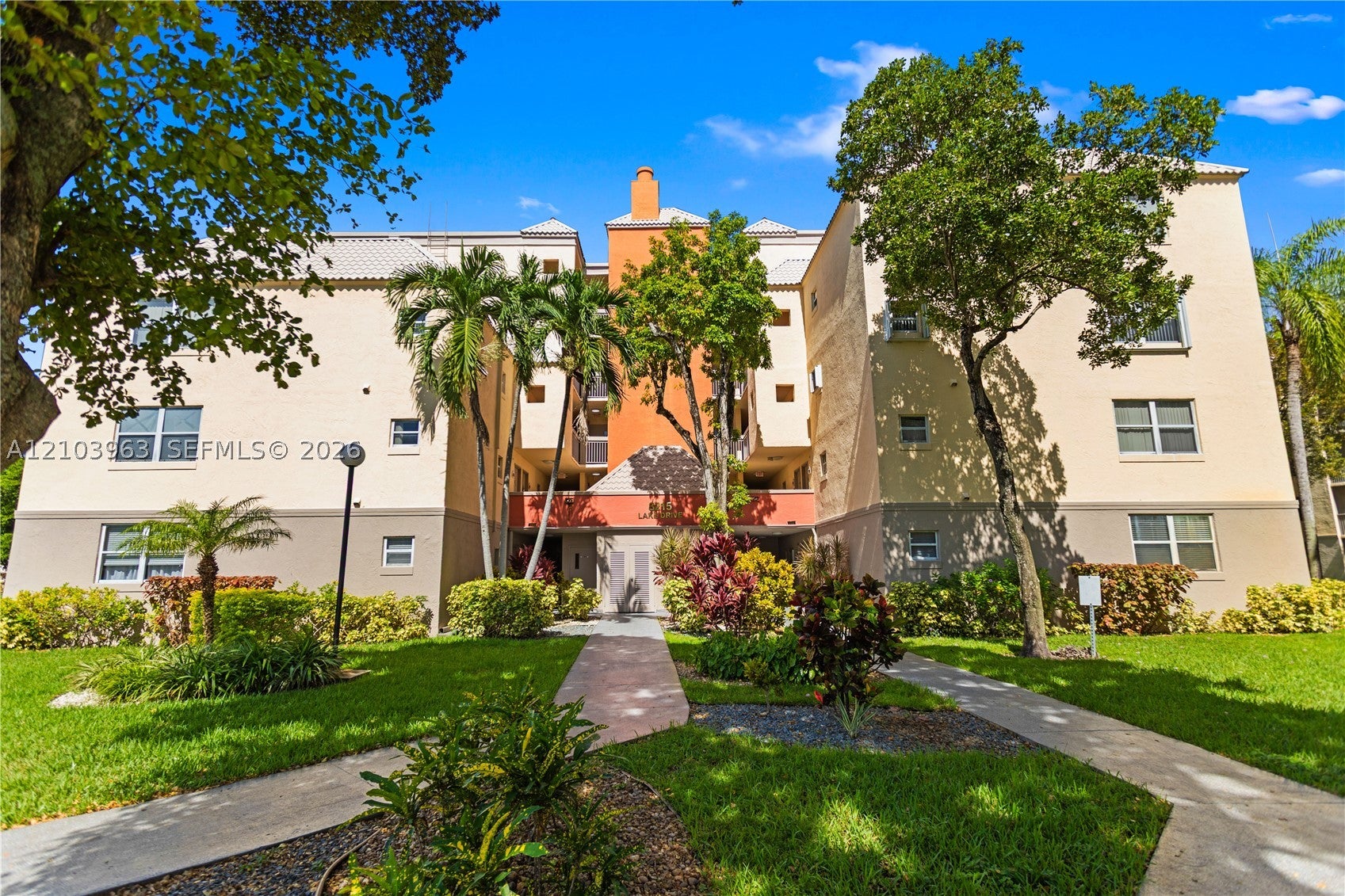 8215 Lake Dr 502