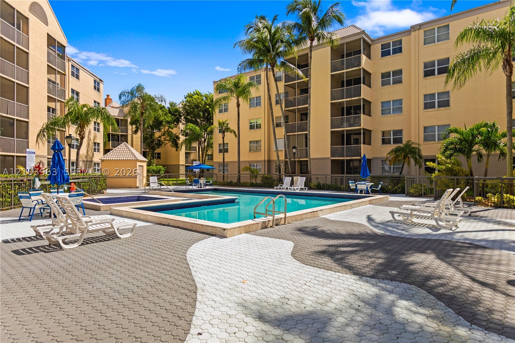 8215 Lake Dr 502