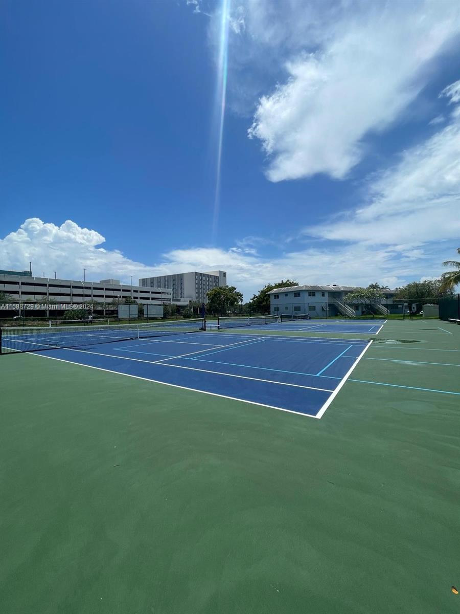 Miami, Florida 33143, United States, 2 Bedrooms Bedrooms, ,1 BathroomBathrooms,Residential,Active,57520