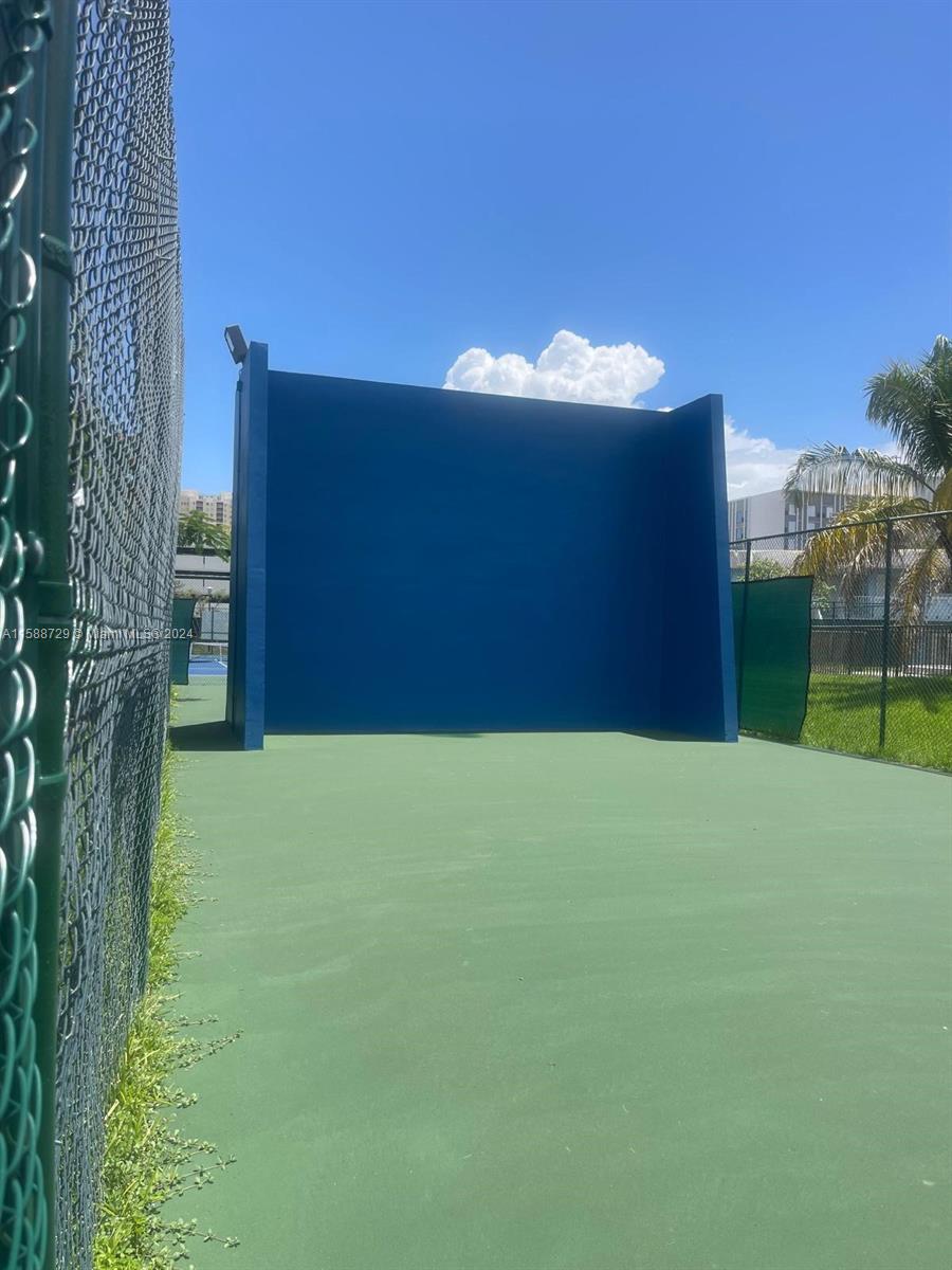 Miami, Florida 33143, United States, 2 Bedrooms Bedrooms, ,1 BathroomBathrooms,Residential,Active,57520