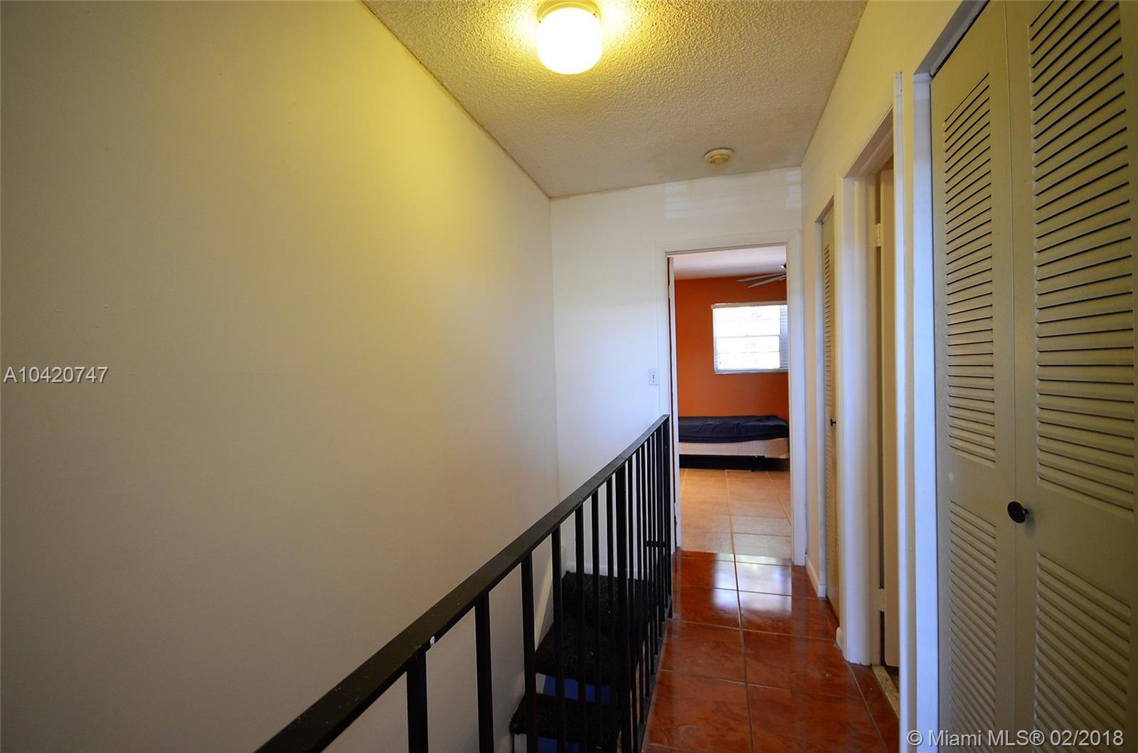 CORNERS KENDALL LAKES - Residential