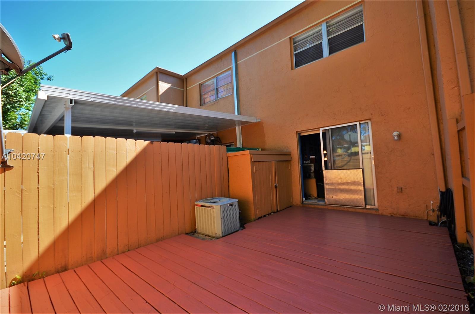 CORNERS KENDALL LAKES - Residential