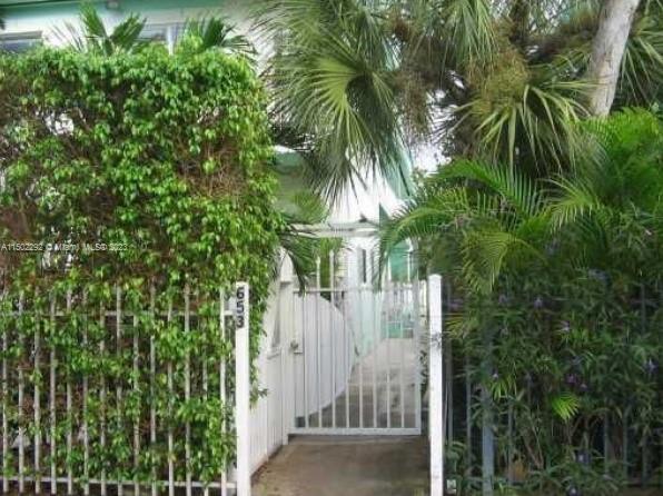 THE PINEAPPLE CONDO - Residential Lease